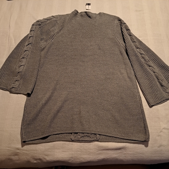 Dressbarn women's 2X gray sweater with silver metallic filament 3/4 sleeve, New - Picture 4 of 7